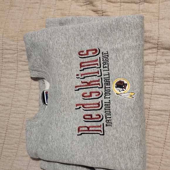 Washington Redskins Sweatshirt - Picture 2 of 4